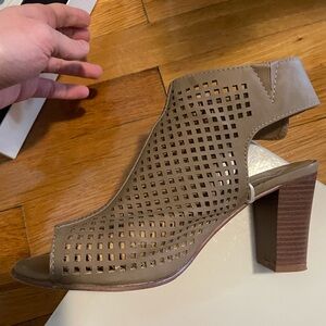 Simply Vera Vera Wang Taupe Cutout Block Heels